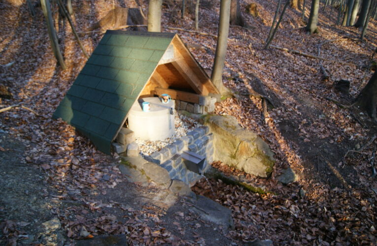 Hladná voda - studánka